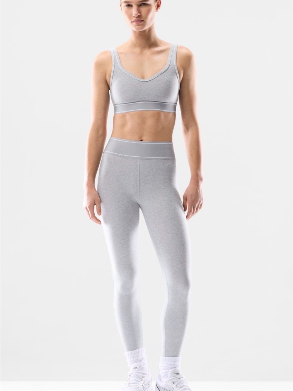 NWOT Aritzia Gray Seamless workout set with White Trim